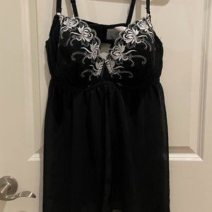 Sexy Black & Lace Lingerie. Cacique Brand Intimates. Plus Size.